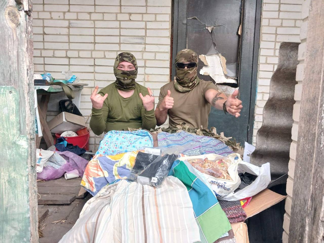 Новини Тернополя - фото з Понад 7 000 комплектів спіднього за пів року: волонтери Березовиці та Тернополя шиють одяг для бійців