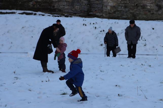 Новини Тернополя - фото з Освячували воду та водили Маланку: у парку Шевченка провели молебінь