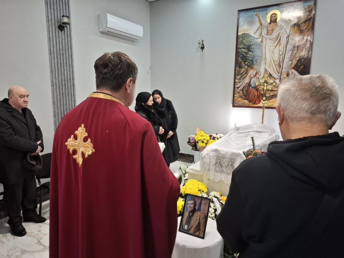 Новини Тернополя - фото з Тернопіль прощається з відомим журналістом Олегом Снітовським