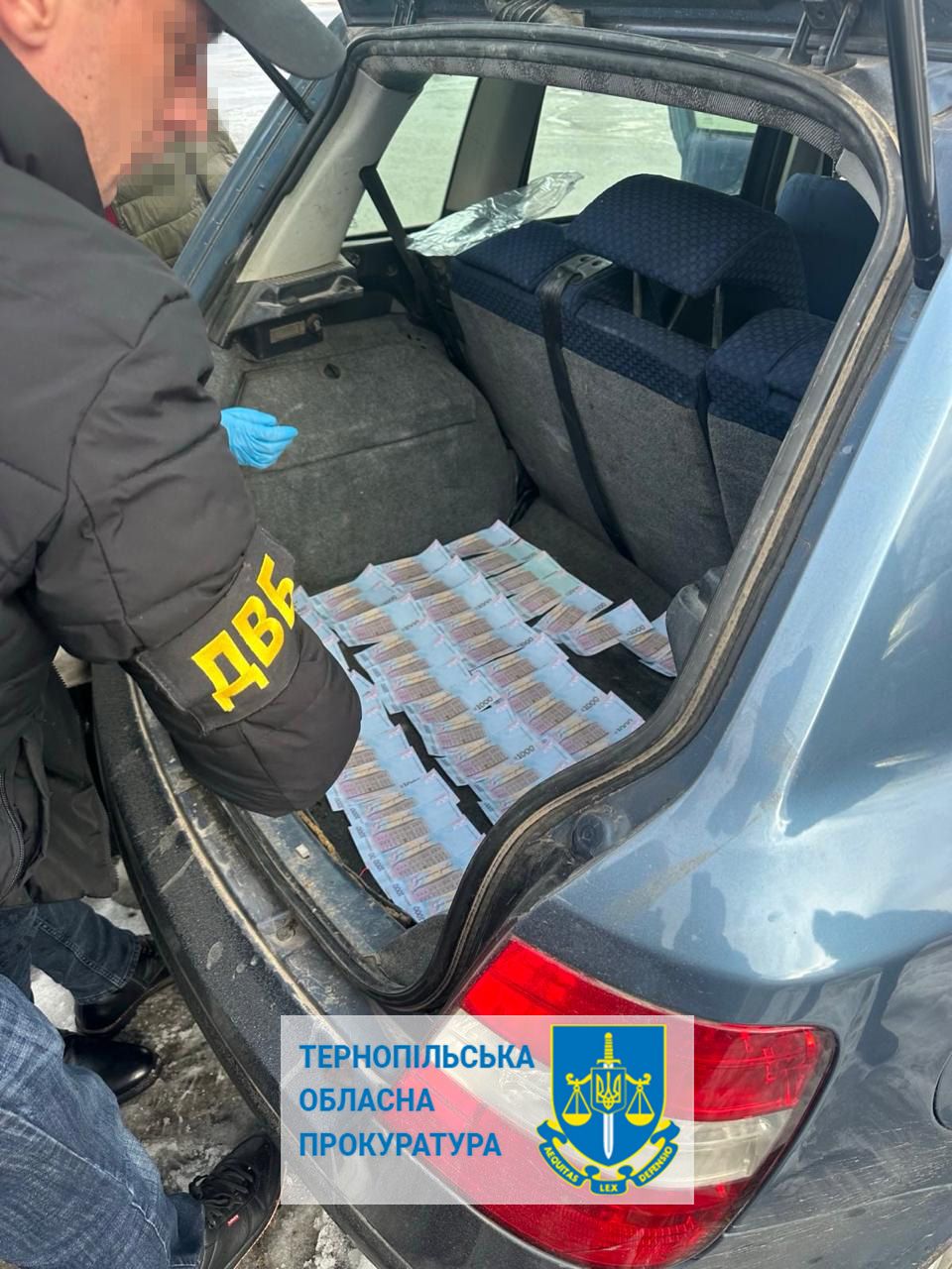 Новини Тернополя - фото з 3000 доларів за водійське посвідчення: на хабарі затримали жителя Тернопільського району