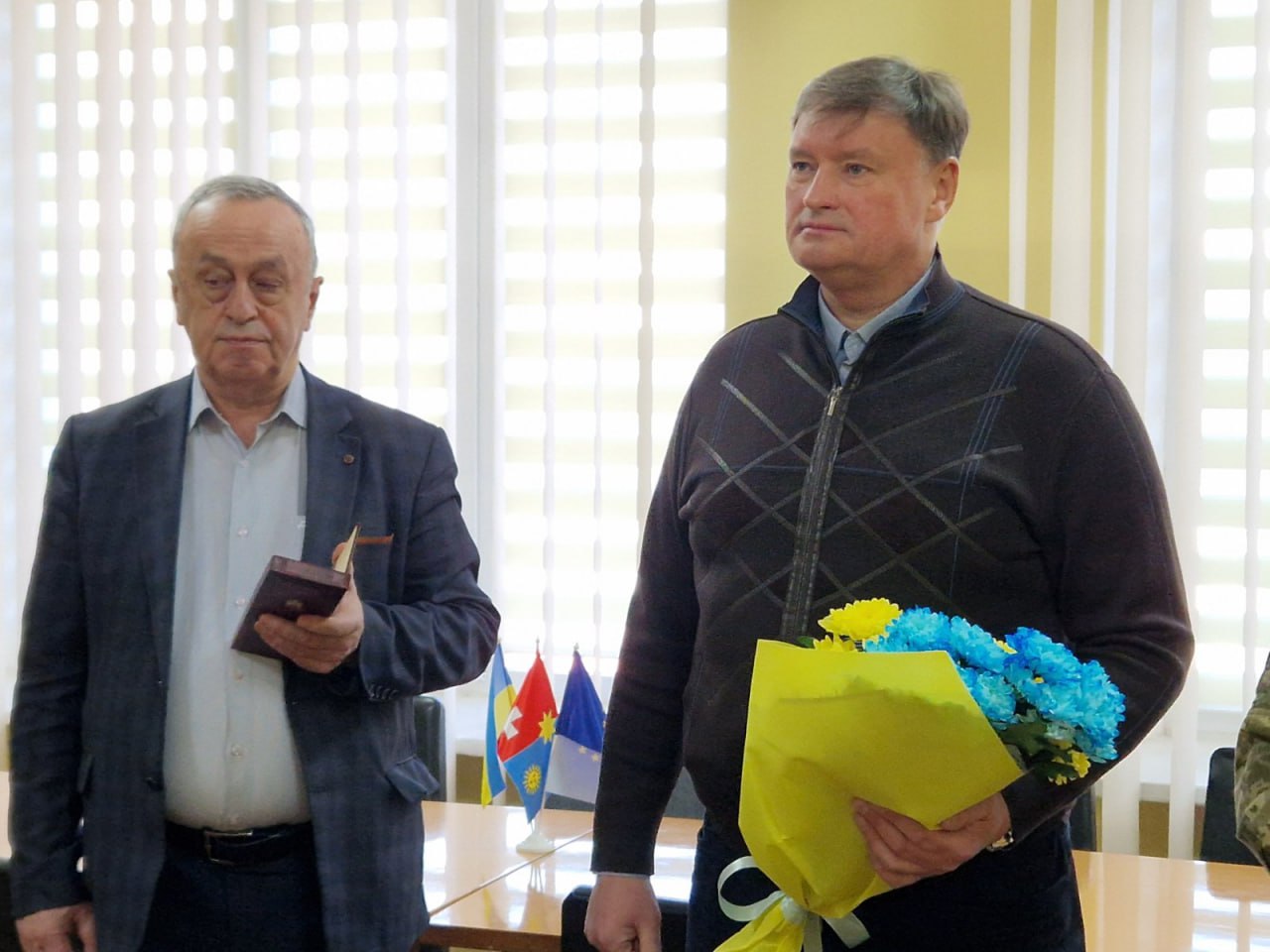 Новини Хмельницького - фото з Посмертно нагородили матроса та солдатів з Хмельниччини Возможно, это изображение 2 человека