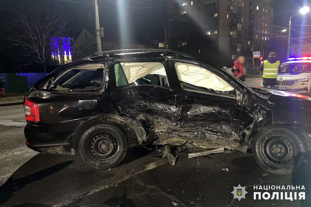 Новини Хмельницького - фото з Аварія на проспекті Миру: водія забрали у важкому стані