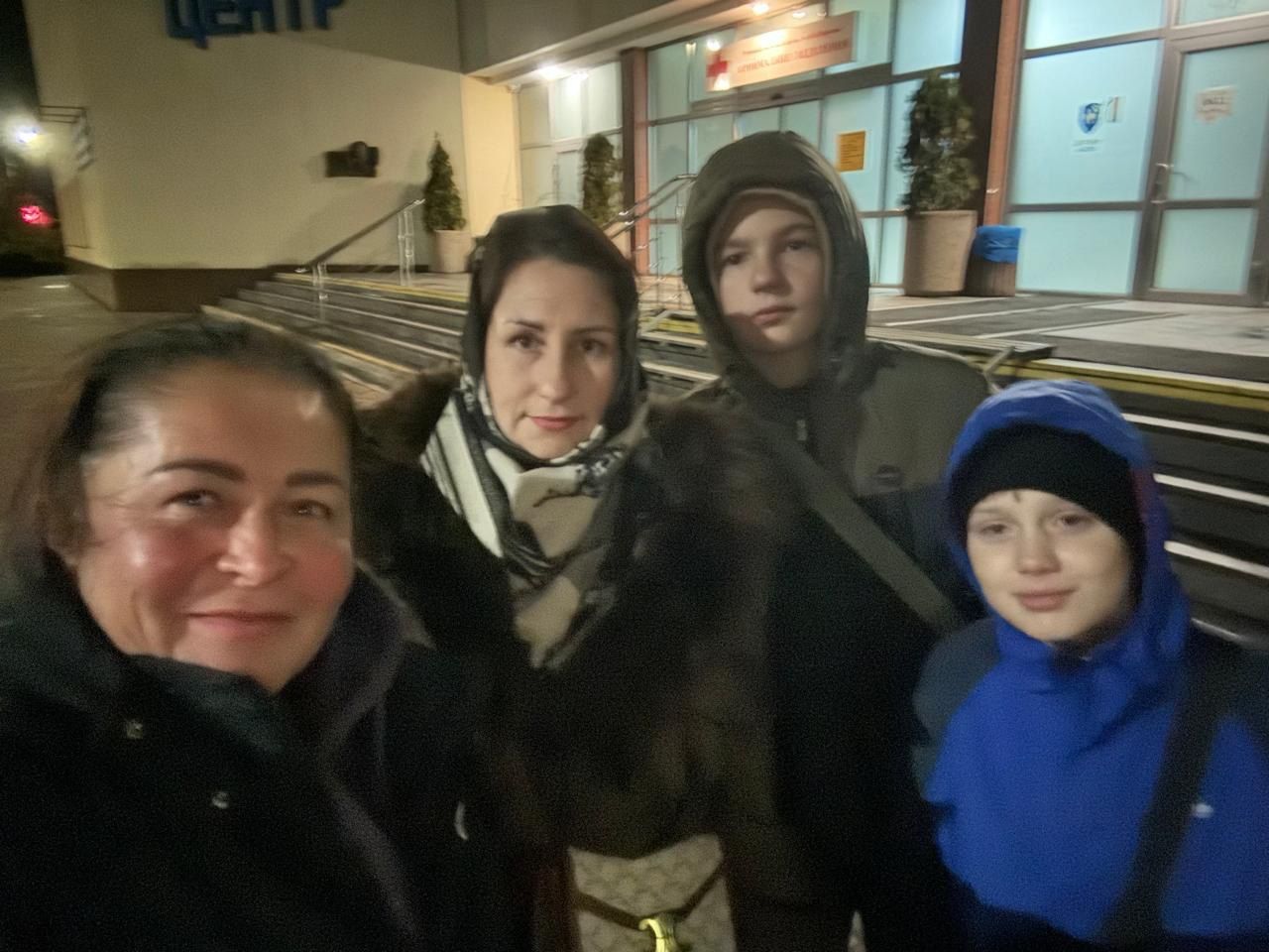 Новини Вінниці - фото з «Там багато хлопчиків, які втратили руки, ноги, зір». Учні 27-го ліцею відвідують поранених