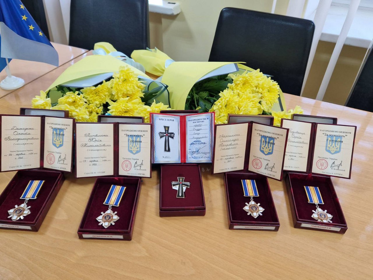 Новини Хмельницького - фото з Посмертно нагородили матроса та солдатів з Хмельниччини Возможно, это изображение текст