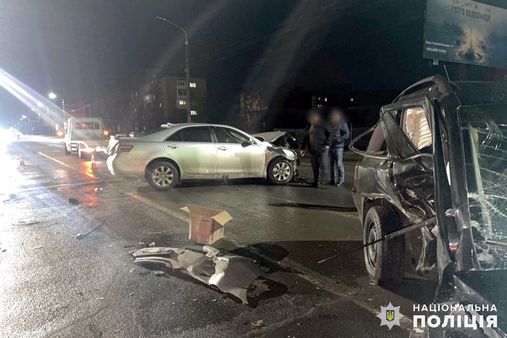 Новини Хмельницького - фото з Аварія на проспекті Миру: водія забрали у важкому стані