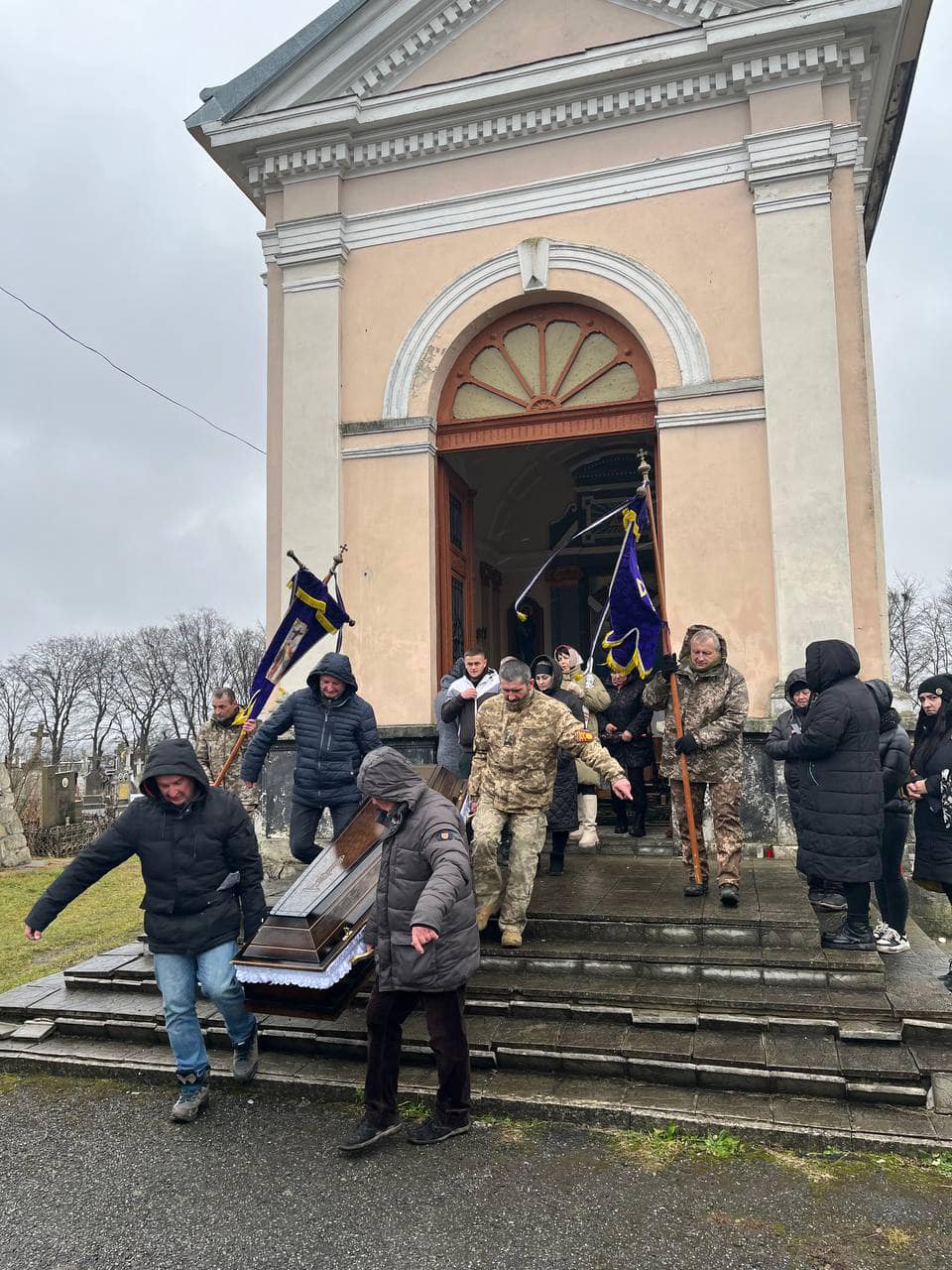 Новини Тернополя - фото з Тернопільщина втратила Захисників Віктора Іваськевича і Василя Чернюка