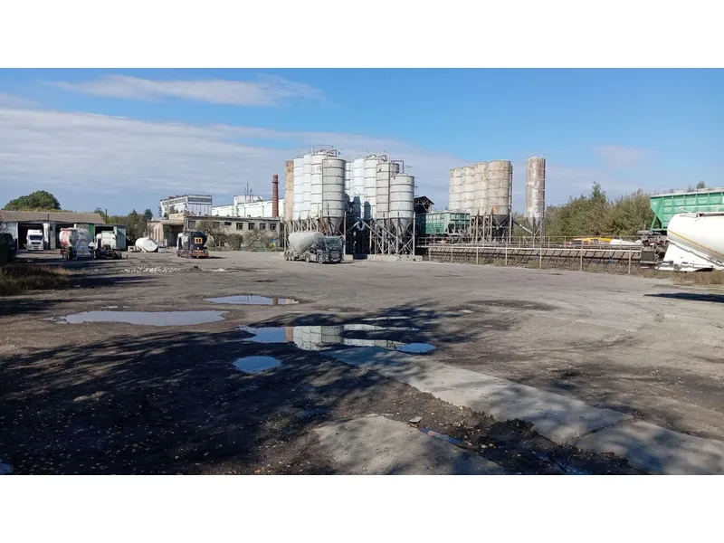 Новини Хмельницького - фото з Продають майно ліквідованого «Облпалива». Стартова ціна — 4,3 мільйона 6.JPG