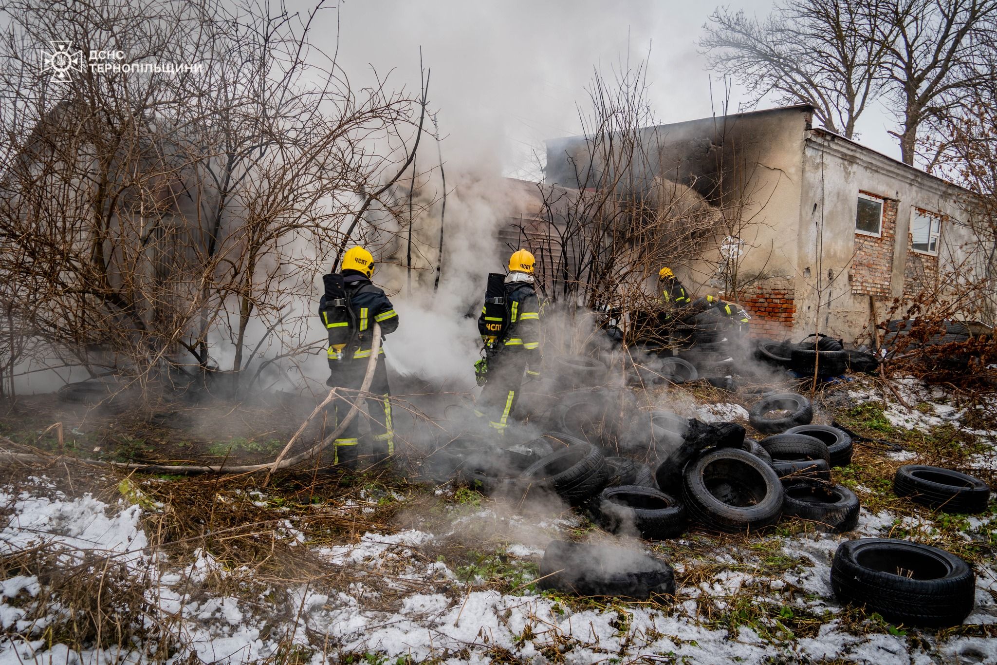 Новини Тернополя - фото з На Микулинецькій горів шиномонтаж