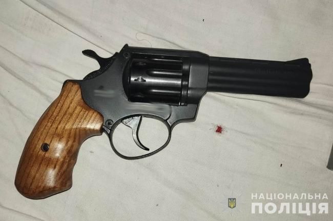 Новини Вінниці - фото з Житель Жмеринського району вдома зберігав зброю та наркотики