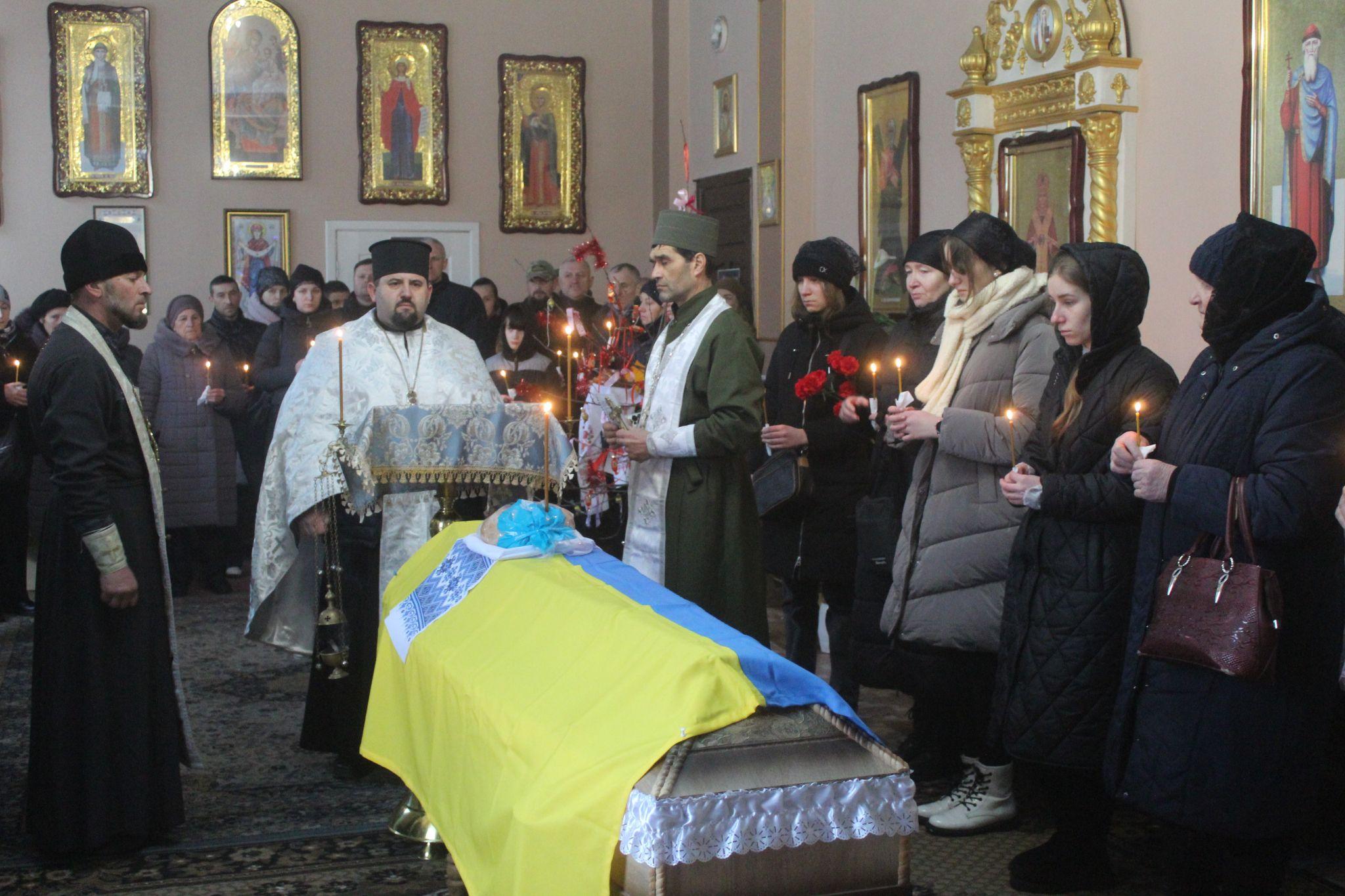 Новини Козятина - фото з Дорога додому у 14 місяців. На похорон командира з’їхались поранені побратими