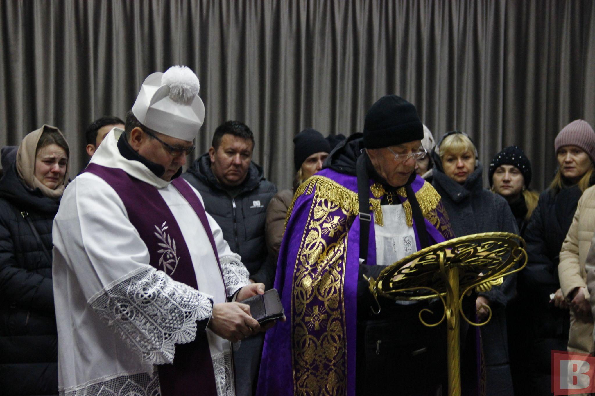 Новини Хмельницького - фото з Йому було 23: у Хмельницькому попрощалися з Богданом Мединським