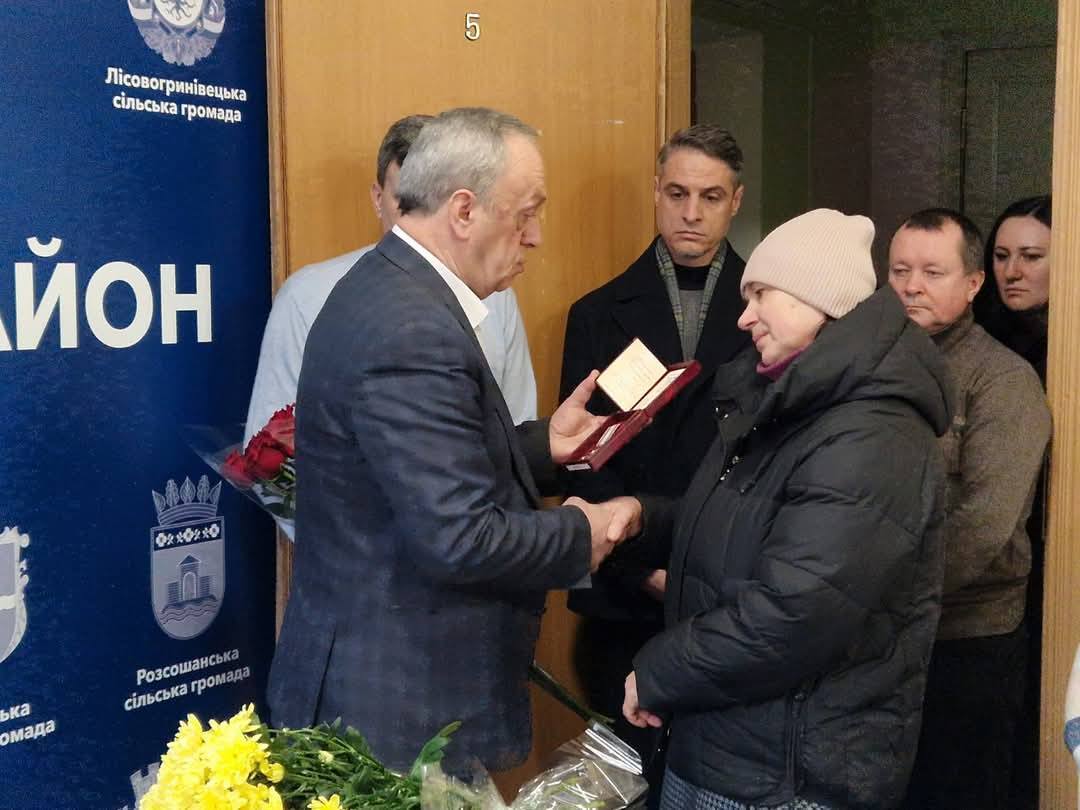 Новини Хмельницького - фото з Чотирьох військових з Хмельницького району нагородили посмертно. Імена