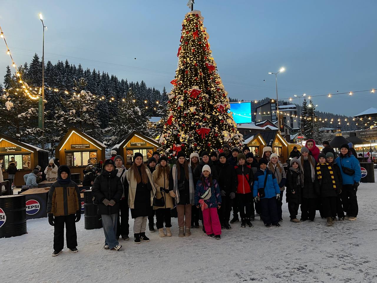 Новини Тернополя - фото з Діти Героїв провели зимові канікули в Карпатах. Відпочинок організували компанія RIA та «Карітас»