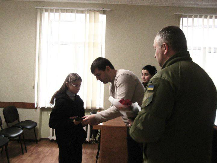 Новини Хмельницького - фото з Сімох військових з Хмельниччини нагородили посмертно (ФОТО)