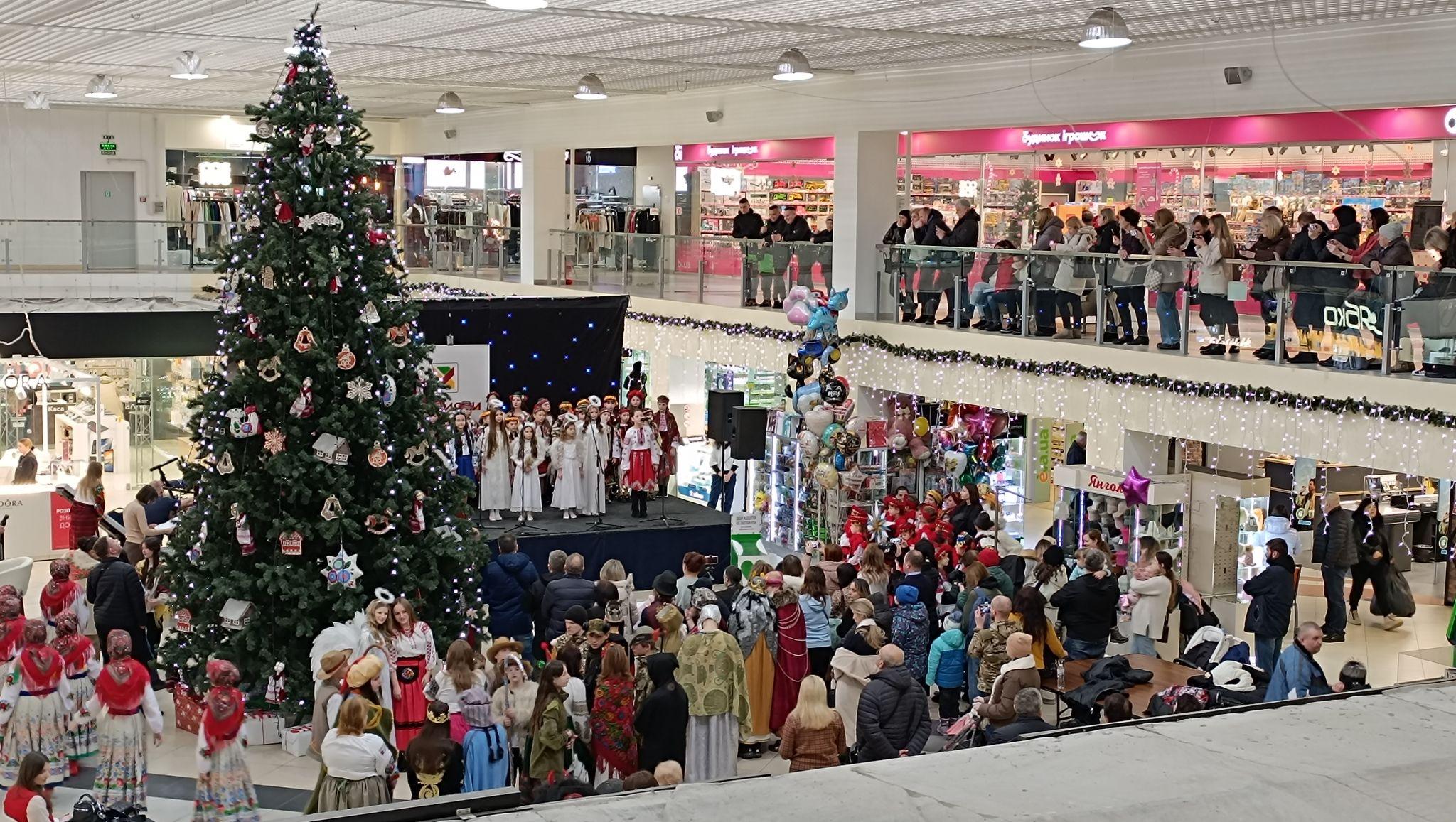 Новини Тернополя - фото з Рекордна кількість учасників бере участь у параді вертепів у «Подолянах»