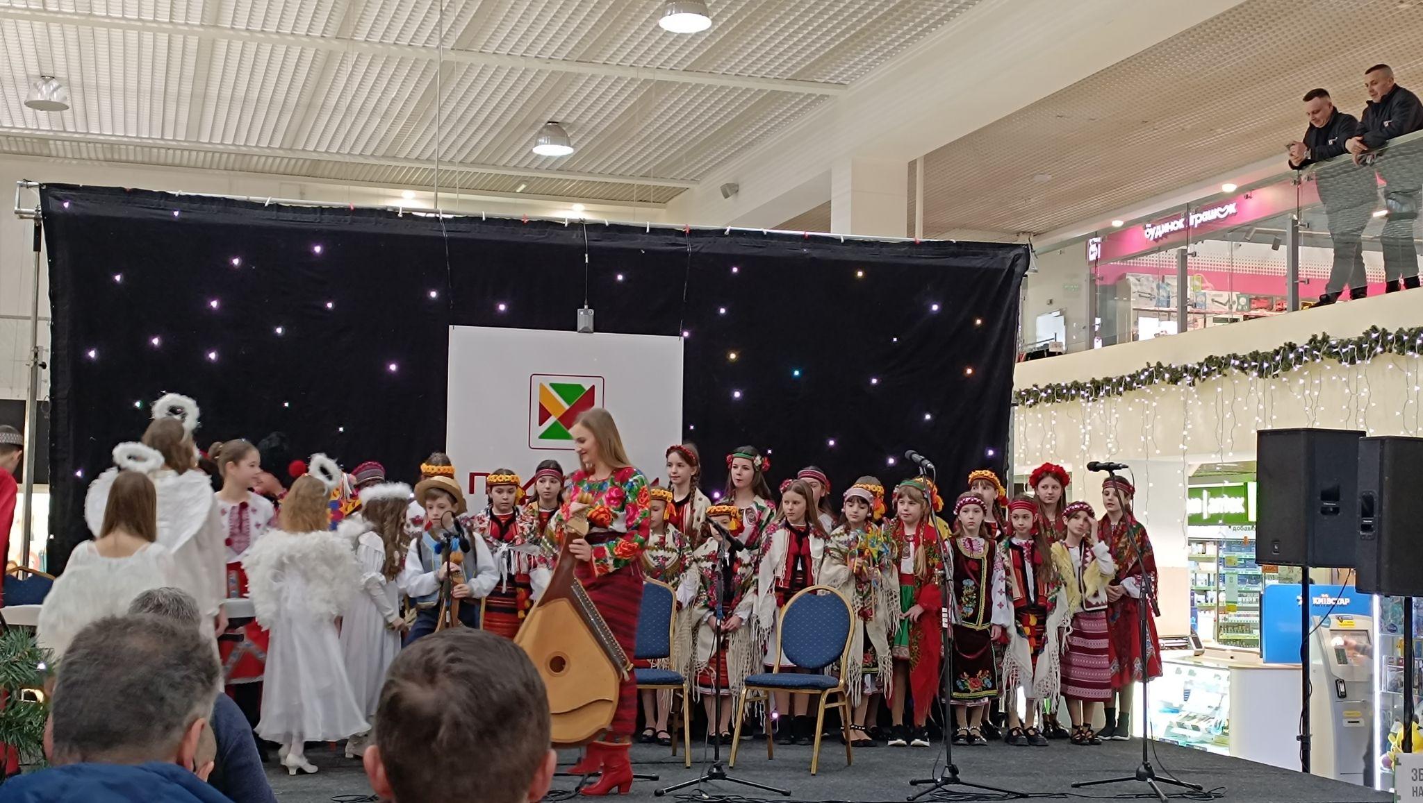 Новини Тернополя - фото з Рекордна кількість учасників бере участь у параді вертепів у «Подолянах»