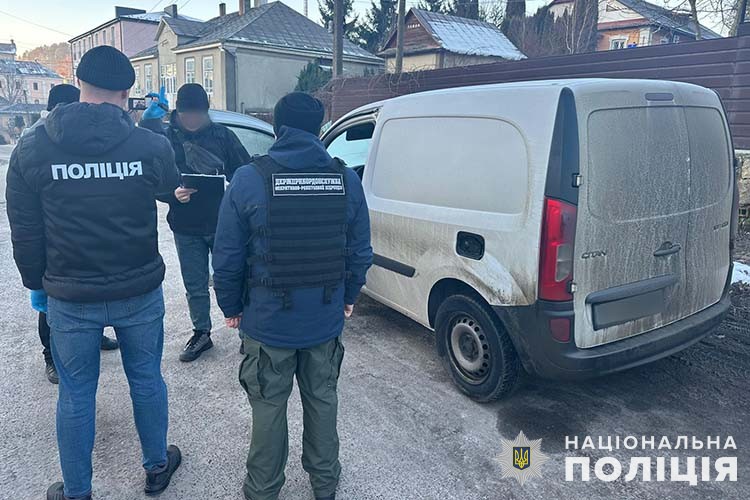 Новини Тернополя - фото з 34-річного кременчанина підозрюють у торгівлі людьми поліцейські тернопільщини оголосили підозру чоловікові, який на території країн єс заробляв на перевезенні нелегальних мігрантів