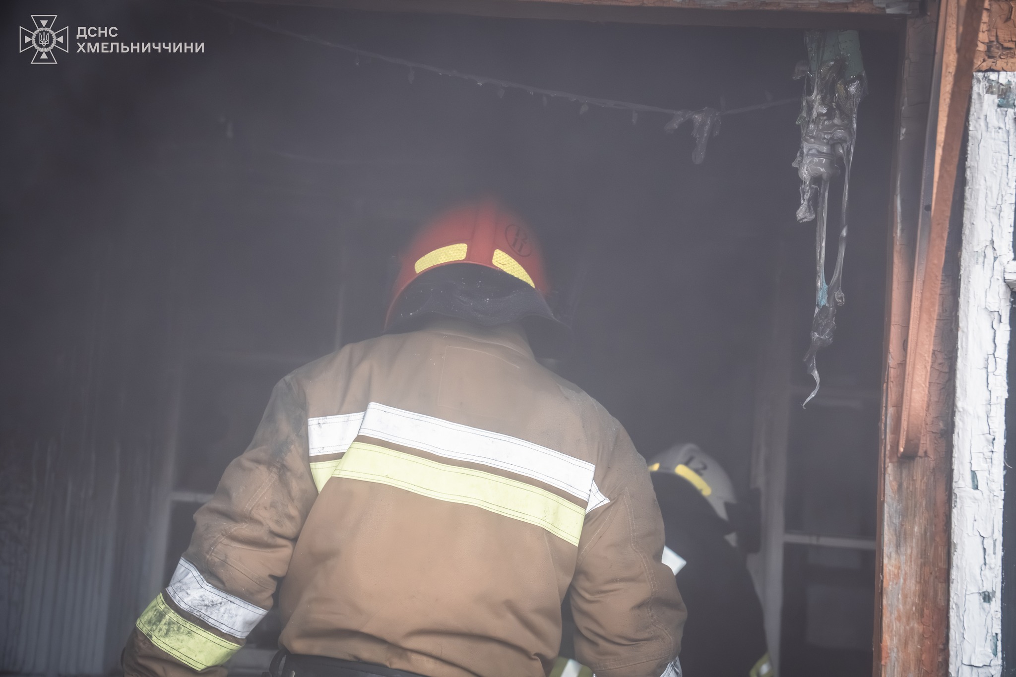 На зображенні може бути: 2 людини та текст