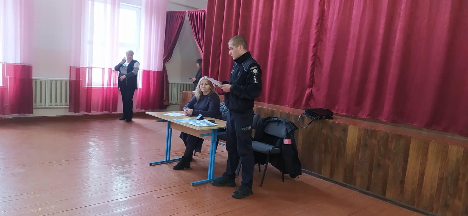 Новини Козятина - фото з Говорили з старшокласниками на теми відповідальності неповнолітніх та флеймінгу