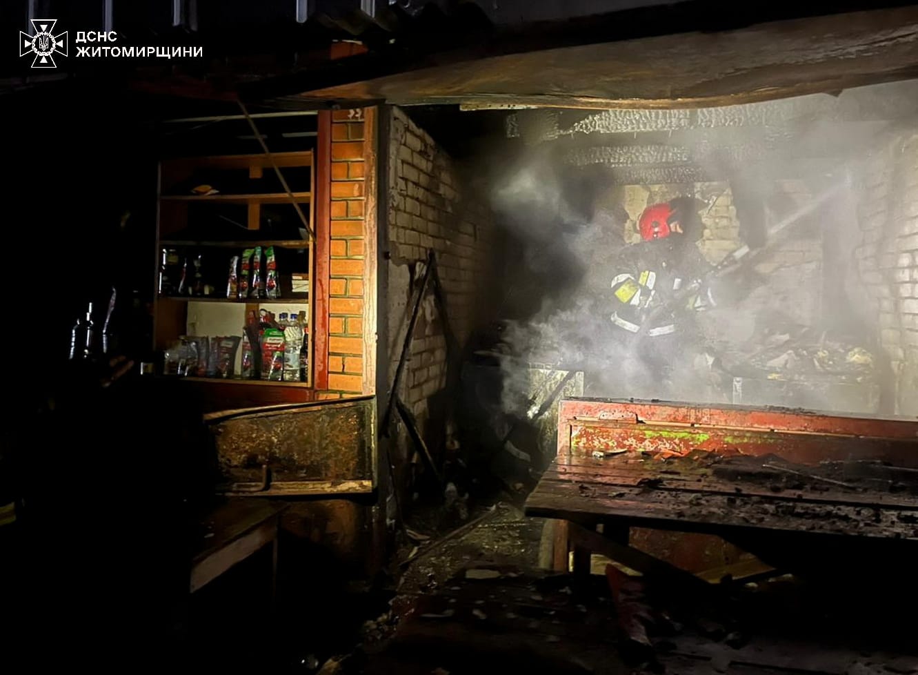 Новини Житомира - фото з У Коростишеві на території ринку горів продуктовий кіоск