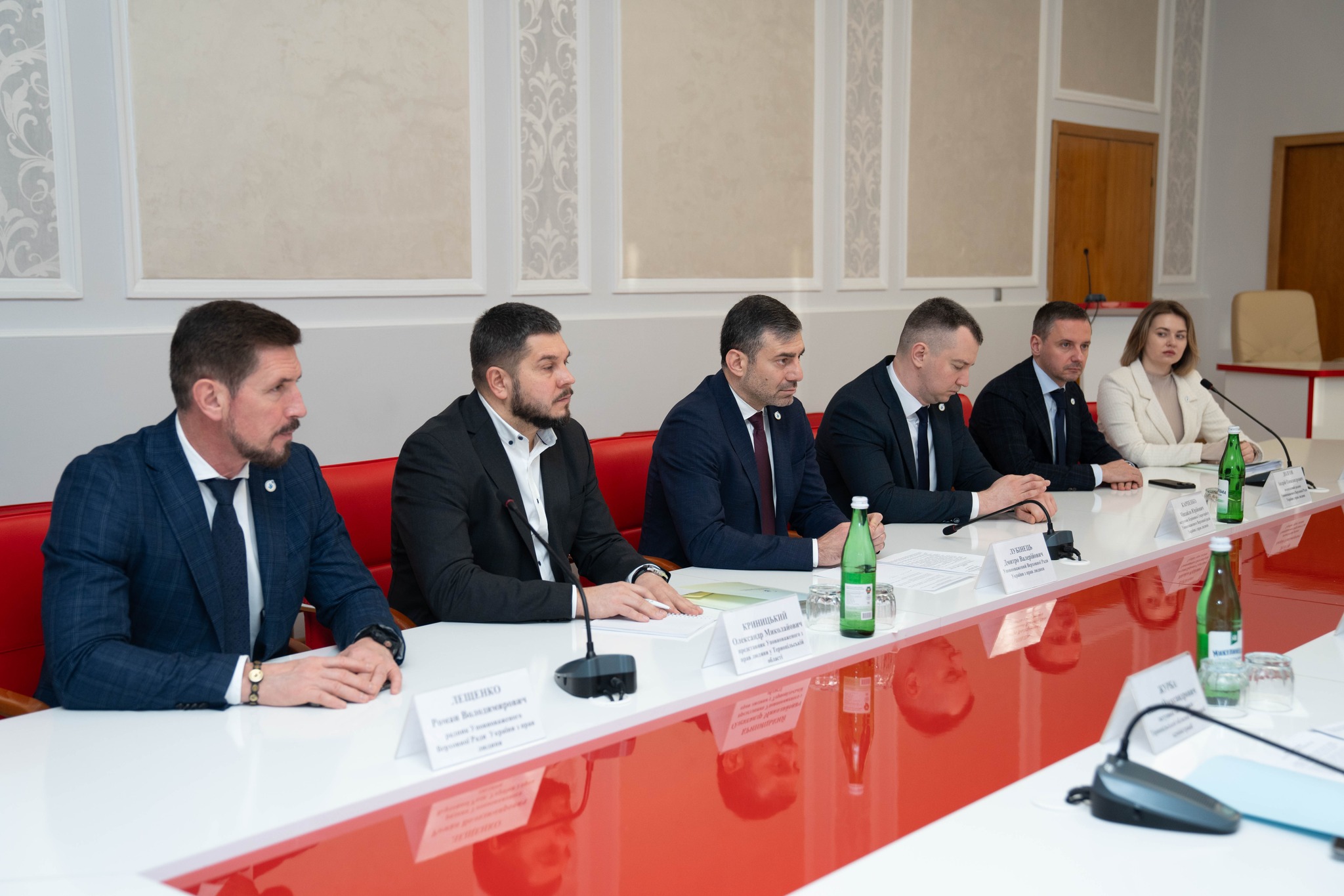 Новини Тернополя - фото з У Тернополі Уповноважений Верховної Ради з прав людини оглянув реабілітаційний центр На зображенні може бути: 6 людей та текст