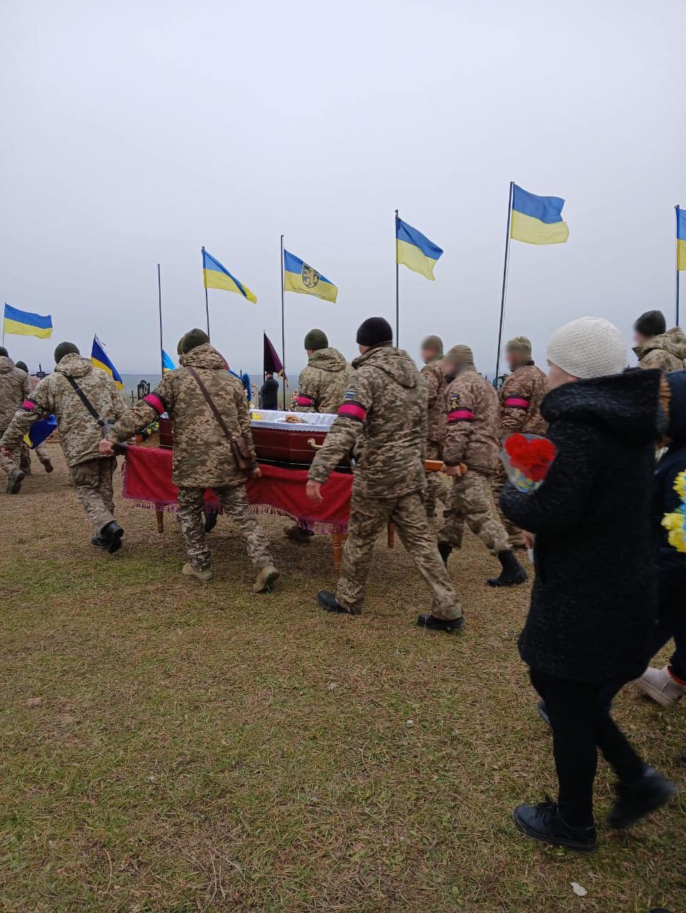 Новини Хмельницького - фото з На Хмельниччину «на щиті» повернулось троє воїнів. Імена
