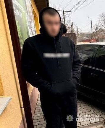 Новини Вінниці - фото з У Хмільнику 26-річний чоловік виніс з магазину 60 тисяч гривень