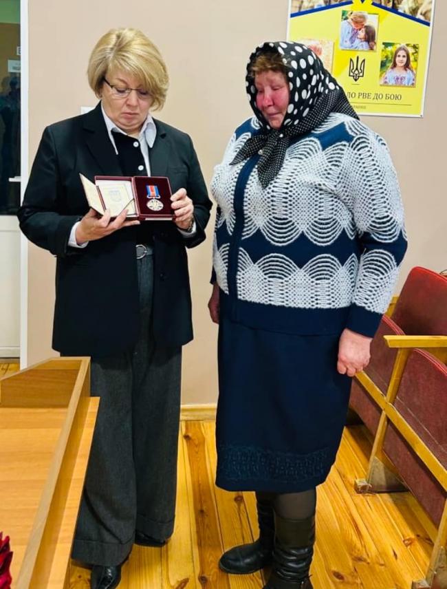 Новини Вінниці - фото з Орденом Данила Галицького посмертно нагородили Анну Ярмуратій