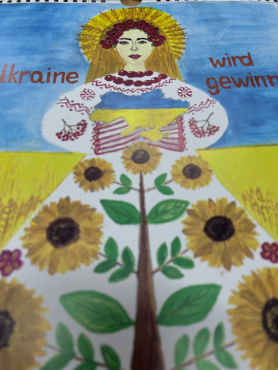 Новини Тернополя - фото з Учні Тернополя створили ексклюзивний календар та зібрали понад 90 тис. грн на армію