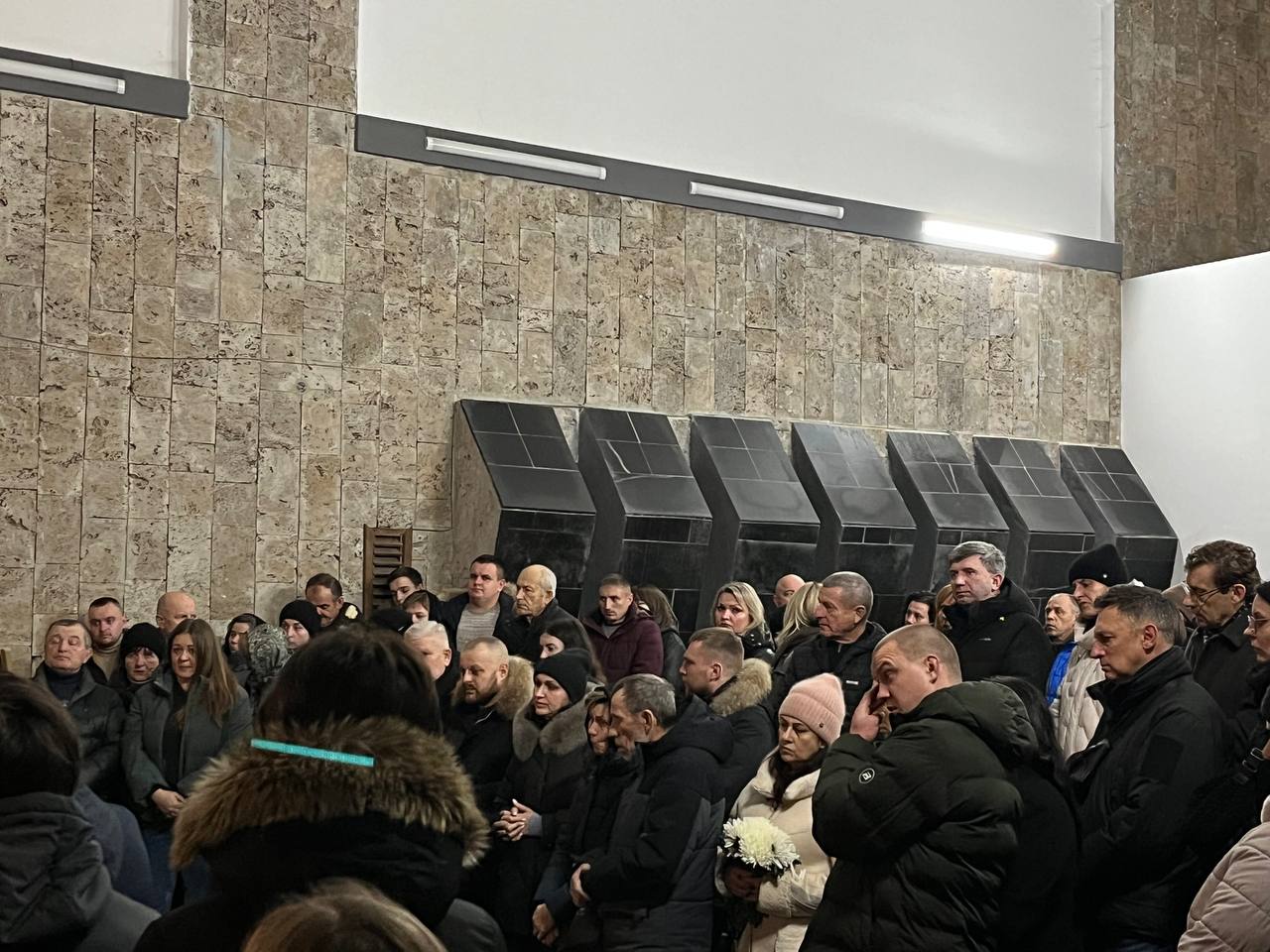 Новини Тернополя - фото з Ховають через майже два роки після загибелі. Тернопіль прощається з військовим