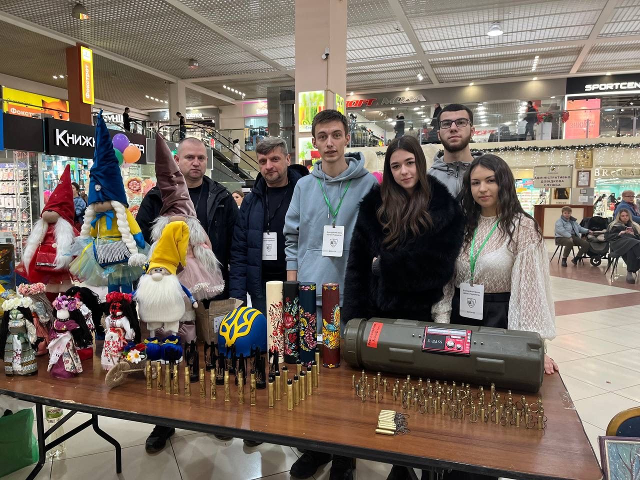 Новини Тернополя - фото з Пісні співаємо — на аптечки для ЗСУ збираємо! Репортаж з благодійної «Розколяди»