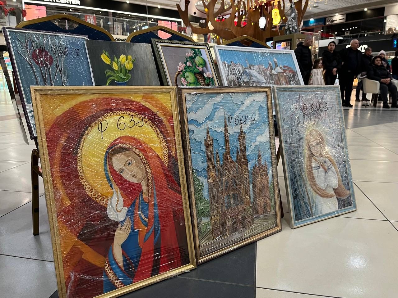 Новини Тернополя - фото з Пісні співаємо — на аптечки для ЗСУ збираємо! Репортаж з благодійної «Розколяди»