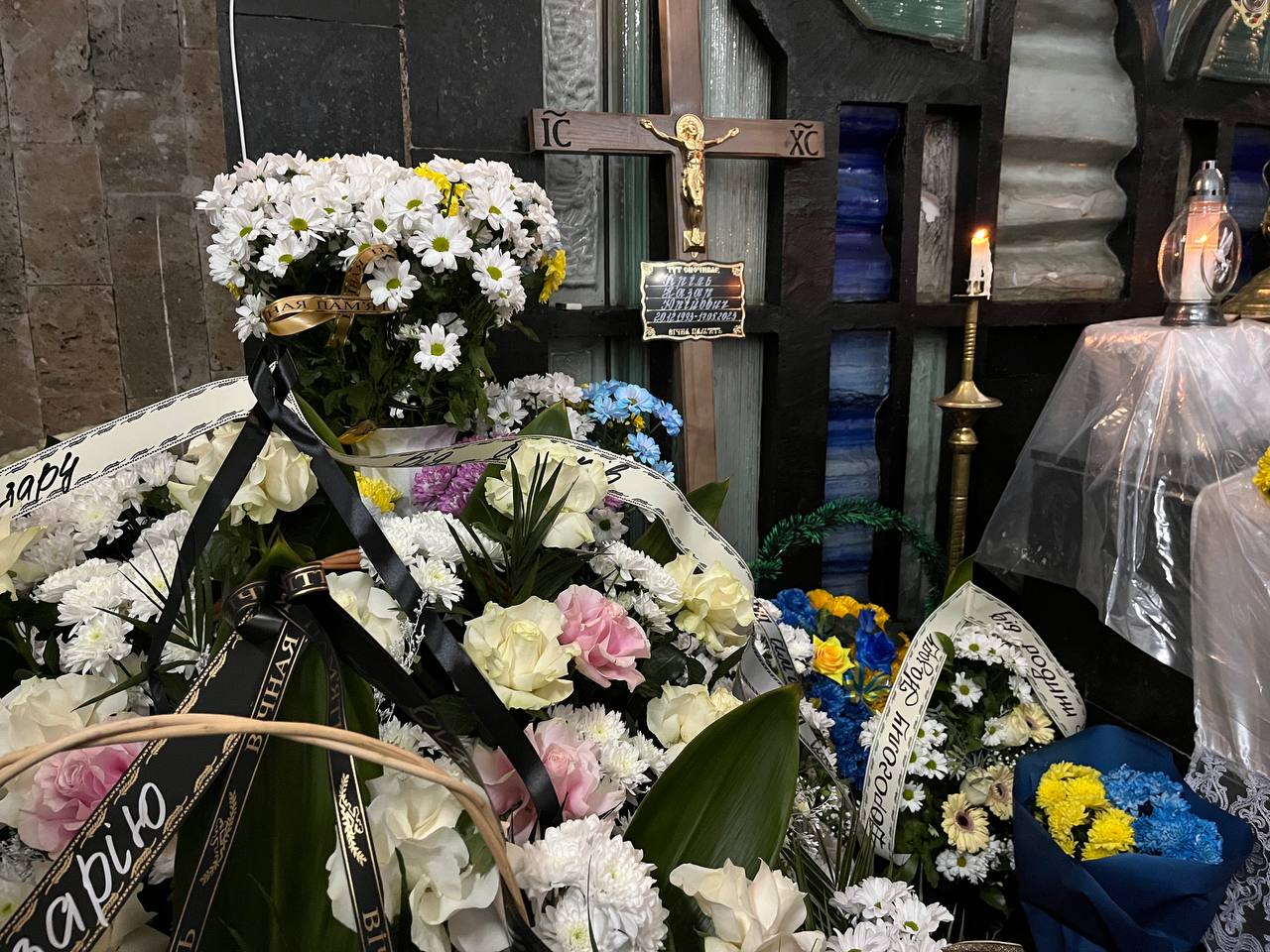 Новини Тернополя - фото з Ховають через майже два роки після загибелі. Тернопіль прощається з військовим