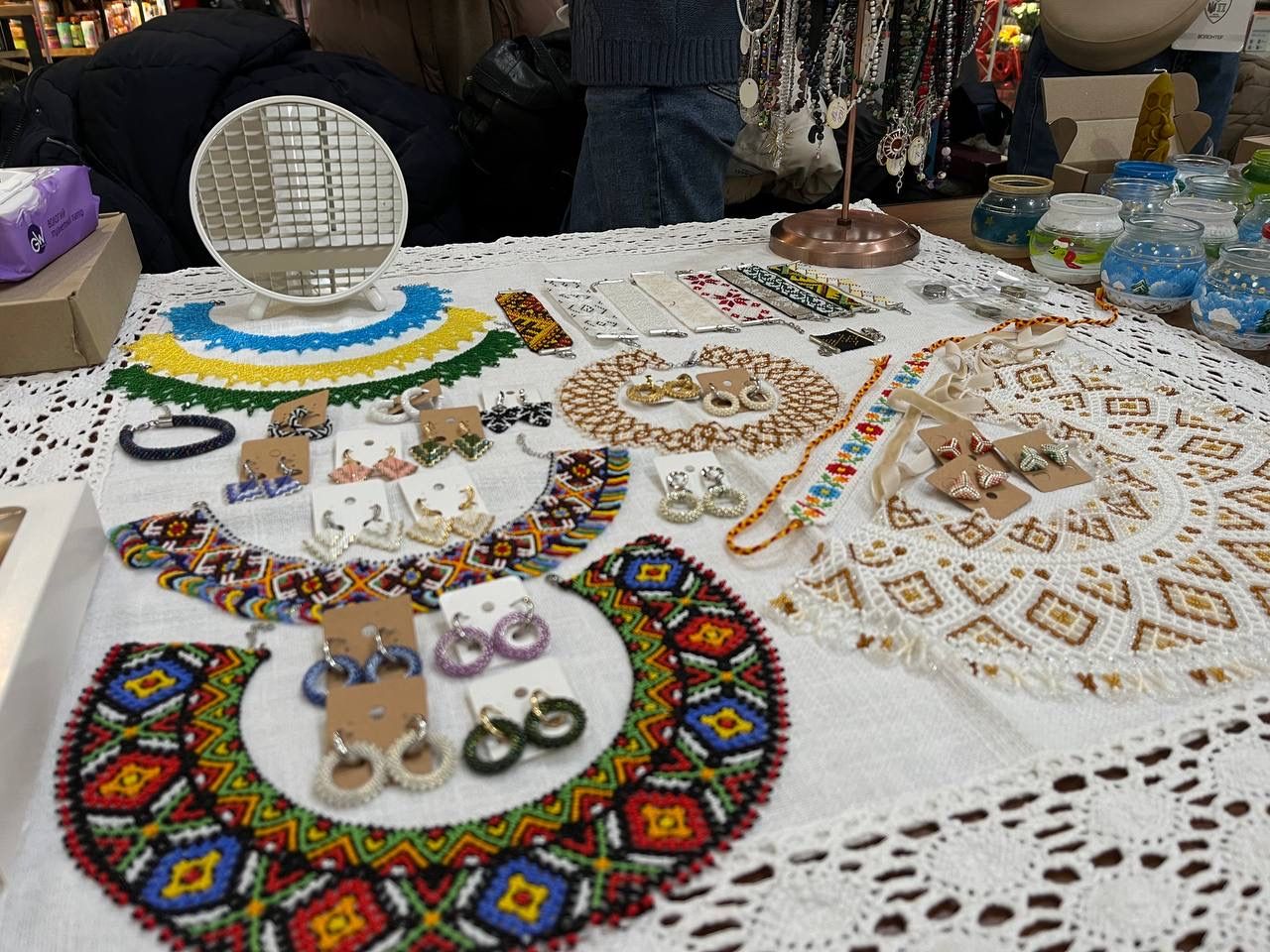 Новини Тернополя - фото з Пісні співаємо — на аптечки для ЗСУ збираємо! Репортаж з благодійної «Розколяди»