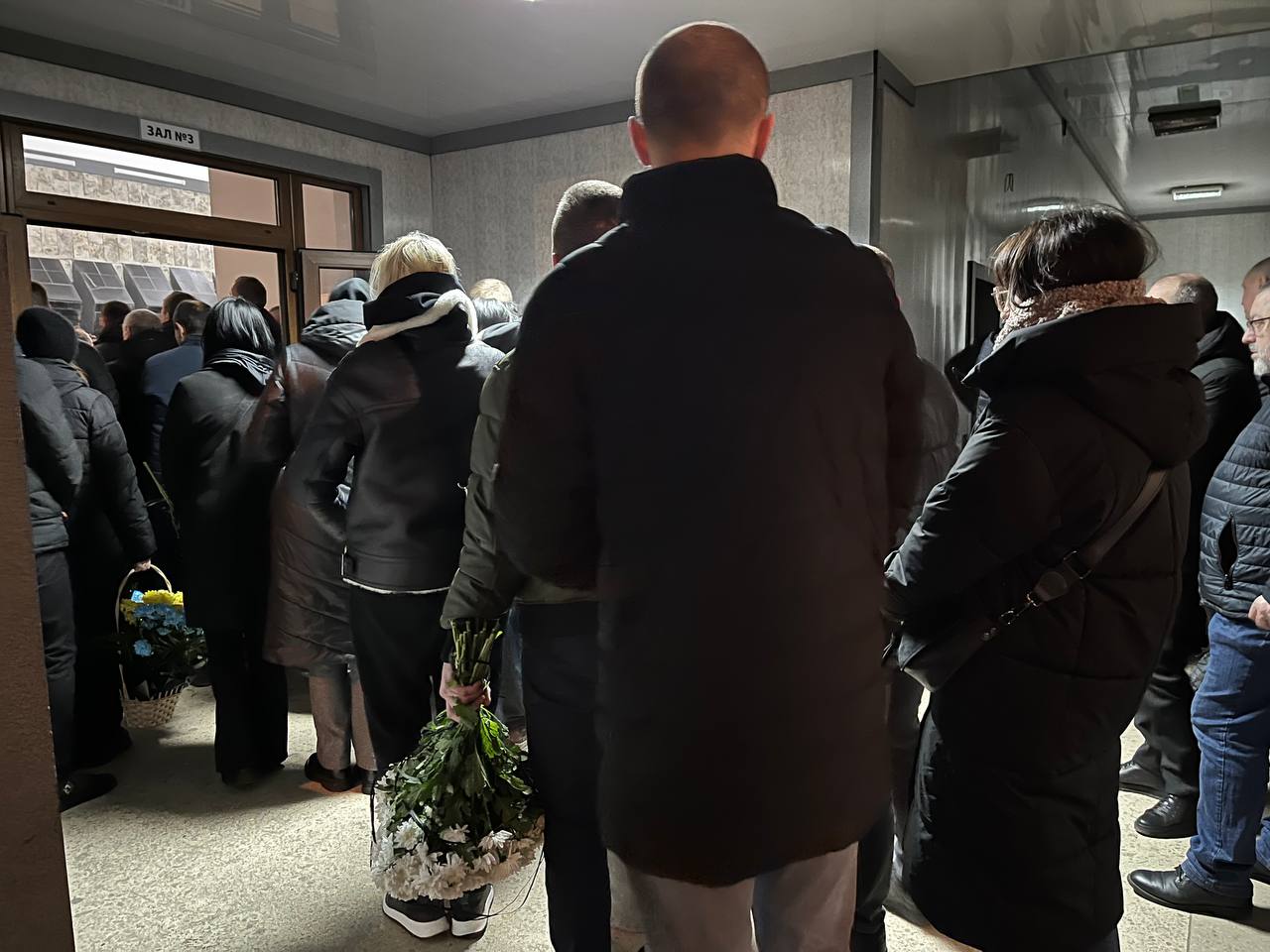 Новини Тернополя - фото з Ховають через майже два роки після загибелі. Тернопіль прощається з військовим