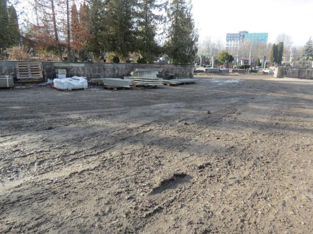 Новини Тернополя - фото з Облаштували стелу та пішохідні доріжки: який вигляд має Пантеон Героїв на Микулинецькому кладовищі