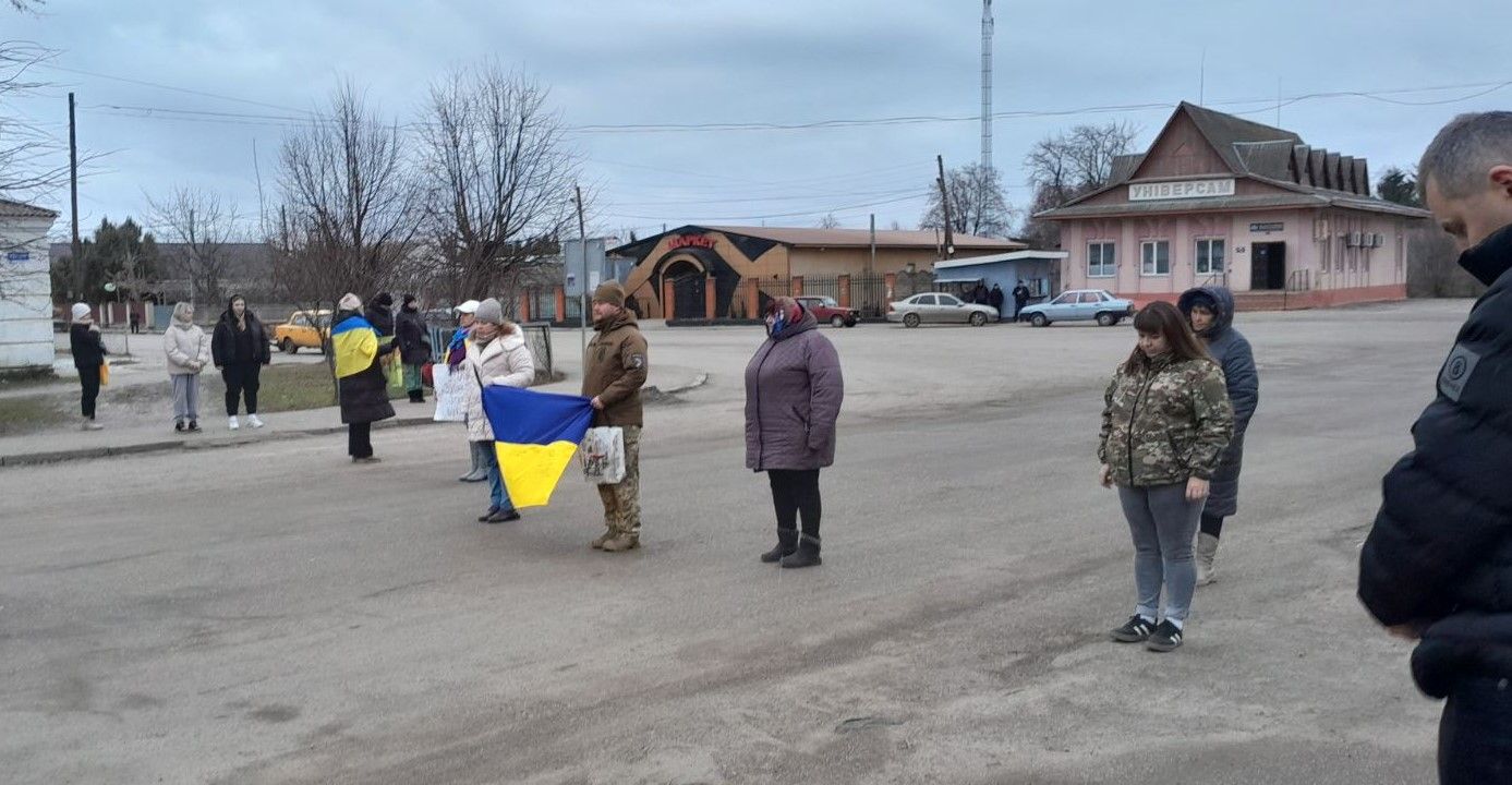 Новини Вінниці - фото з «Під час хвилини мовчання слухав російську музику»: як в Уланові вшановують пам’ять полеглих на війні