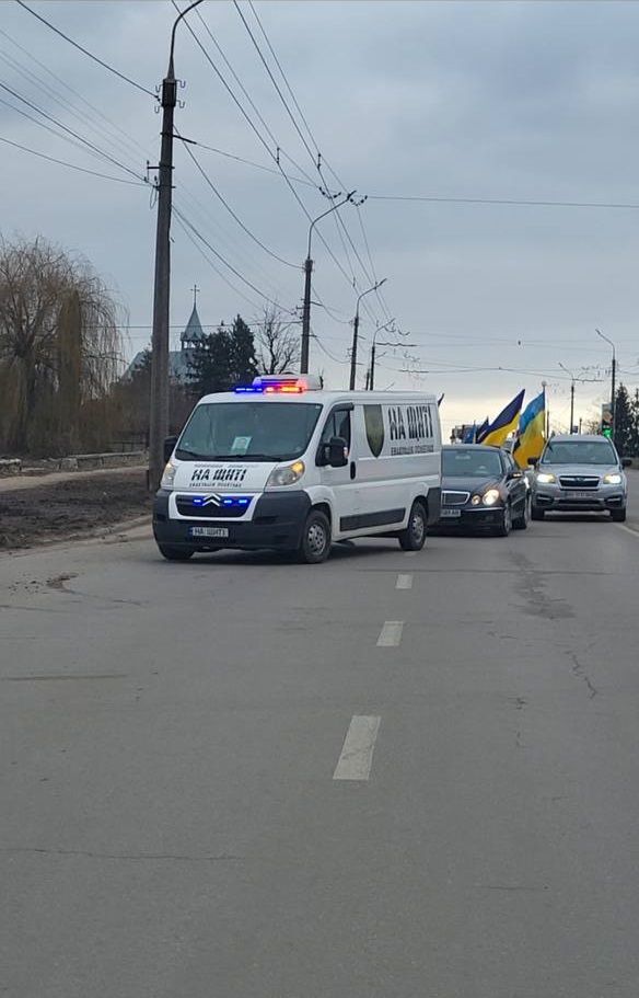 Новини Тернополя - фото з Як тернопільська волонтерка на псевдо «Відьма» супроводжує героїв «На щиті»