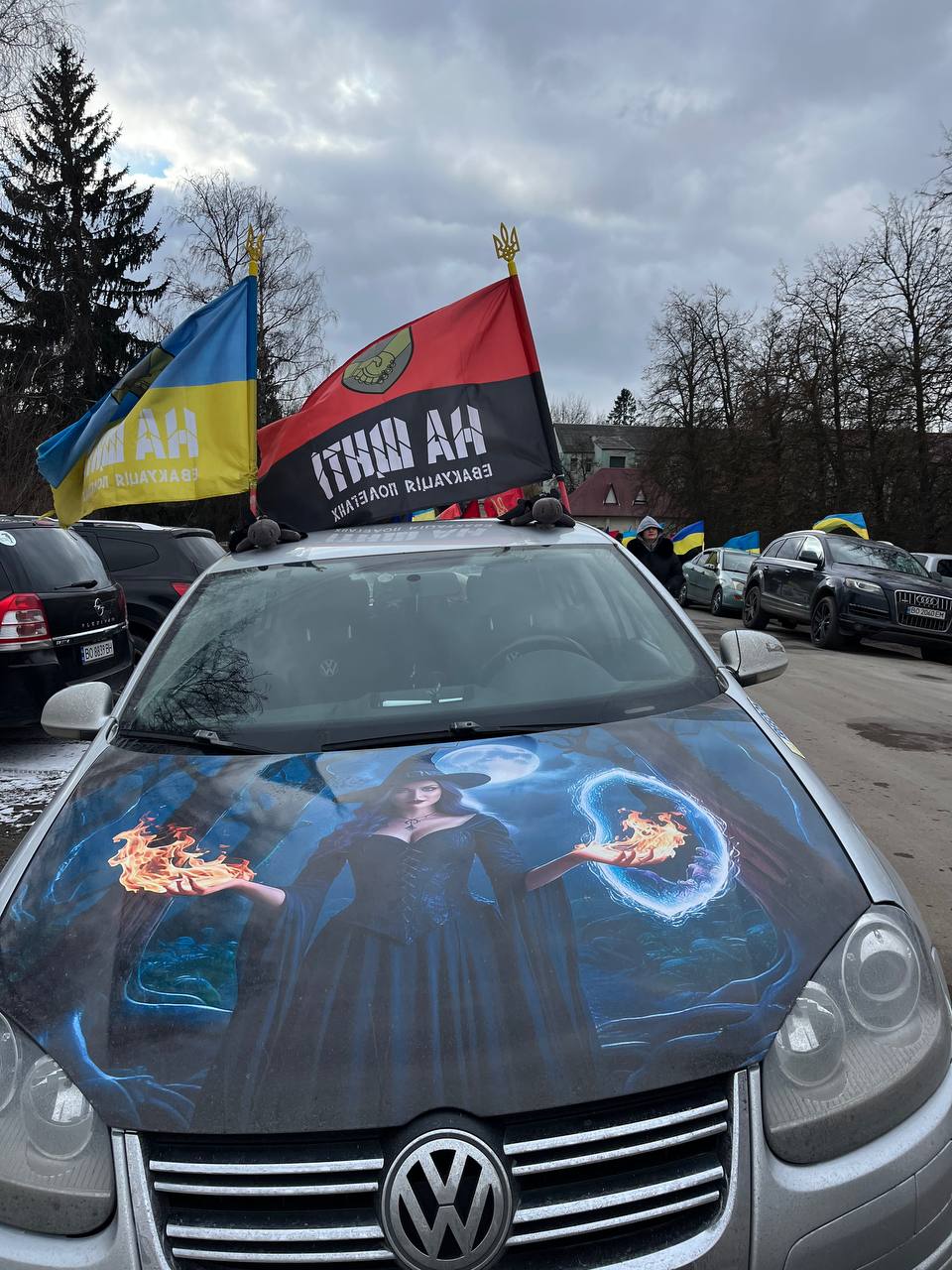 Новини Тернополя - фото з Як тернопільська волонтерка на псевдо «Відьма» супроводжує героїв «На щиті»