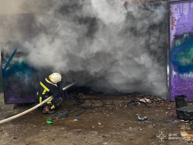 Новини Вінниці - фото з Пожежа в Іллінцях: 32-річний чоловік отримав опіки, намагаючись загасити вогонь