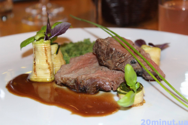 Новини Тернополя - фото з Подавали різні види штруделів та проводили кулінарні змагання: яким був ресторан «Йозеф Штрудель»