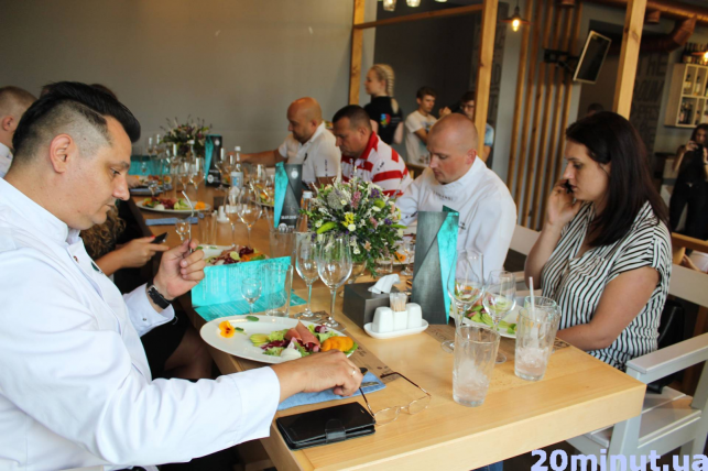 Новини Тернополя - фото з Подавали різні види штруделів та проводили кулінарні змагання: яким був ресторан «Йозеф Штрудель»