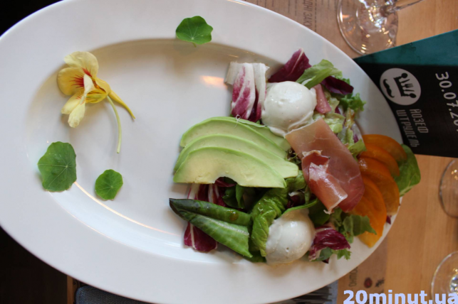 Новини Тернополя - фото з Подавали різні види штруделів та проводили кулінарні змагання: яким був ресторан «Йозеф Штрудель»