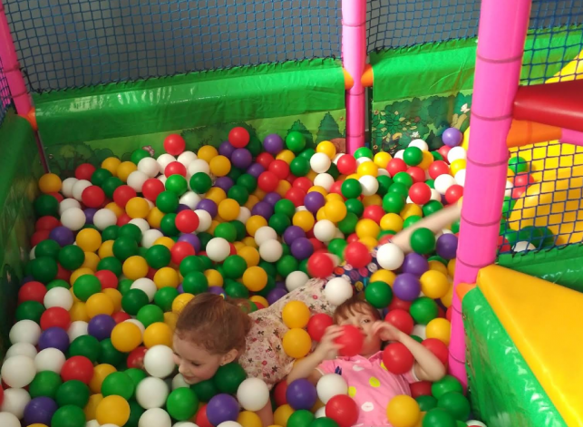 Новини Тернополя - фото з Подавали різні види штруделів та проводили кулінарні змагання: яким був ресторан «Йозеф Штрудель»