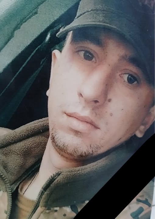 На зображенні може бути: 1 особа, борода та капелюх