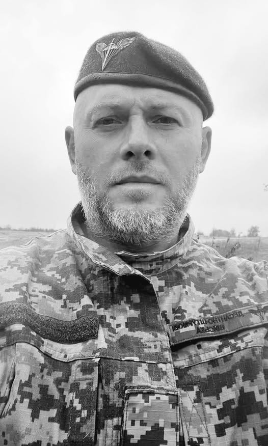 Новини Тернополя - фото з «На щиті» у Чортків повертається лейтенант Ігор Данилишин Можливо, це чорно-біле зображення 1 людини
