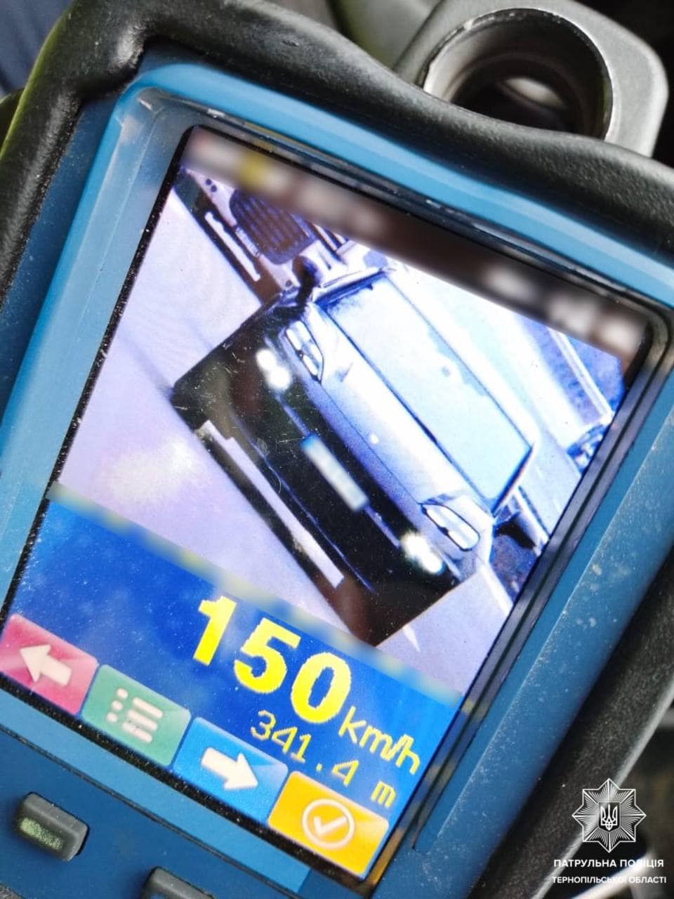 Новини Тернополя - фото з Porsche мчав у населеному пункті зі швидкістю 150 км/год: зафіксував TruCAM На зображенні може бути: текст