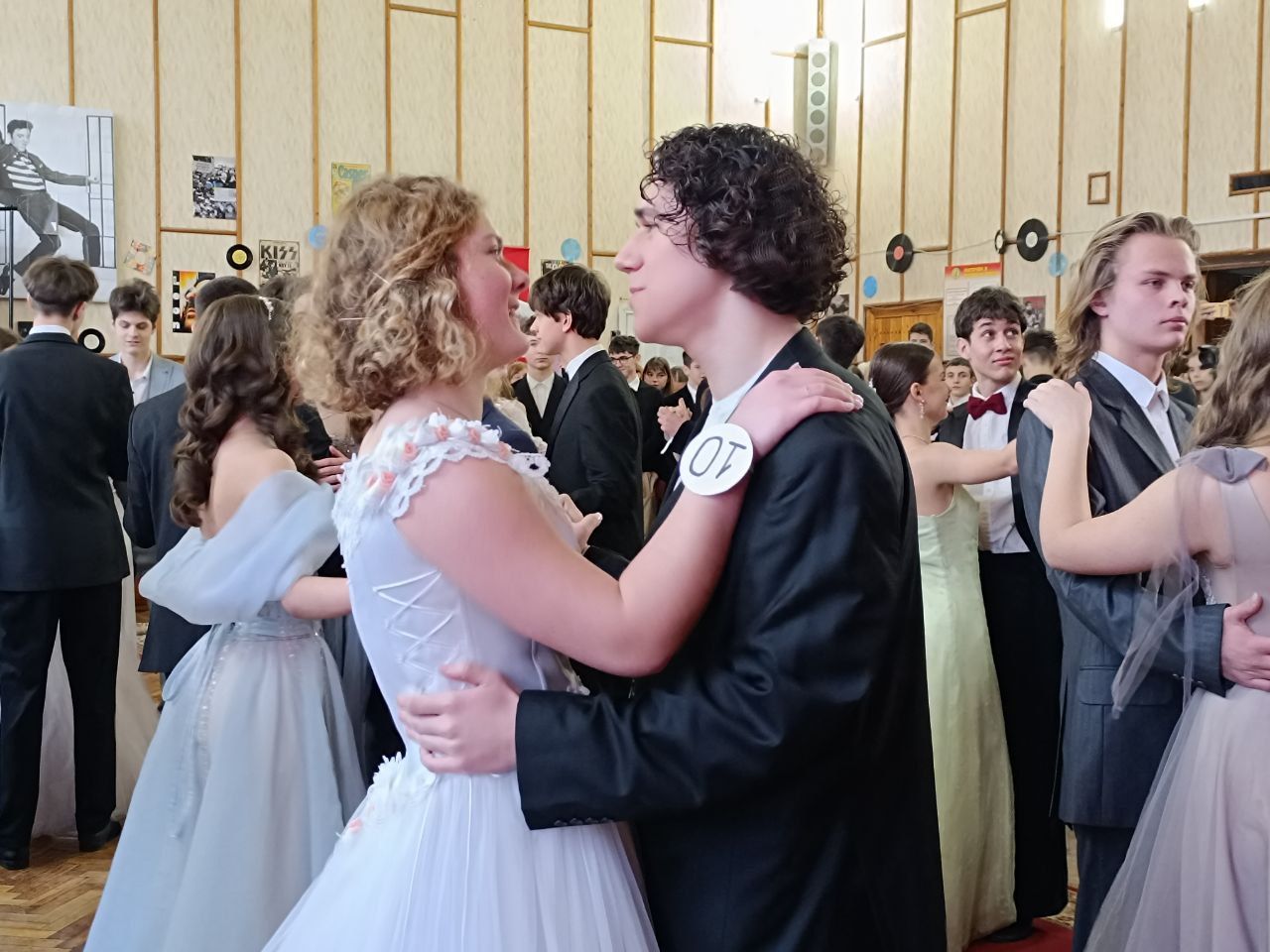 Новини Вінниці - фото з Благодійний бал у Вінниці: студенти техколеджу зібрали 15 тисяч гривень на підтримку ЗСУ