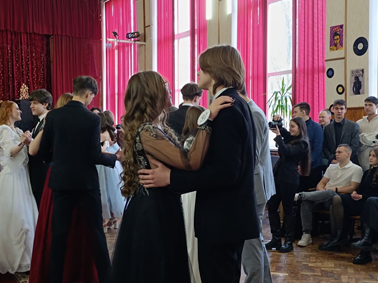 Новини Вінниці - фото з Благодійний бал у Вінниці: студенти техколеджу зібрали 15 тисяч гривень на підтримку ЗСУ