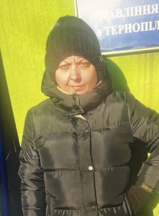 На зображенні може бути: 1 особа та текст «ВЛННЯ В ТЕРНОШЛ EEL»